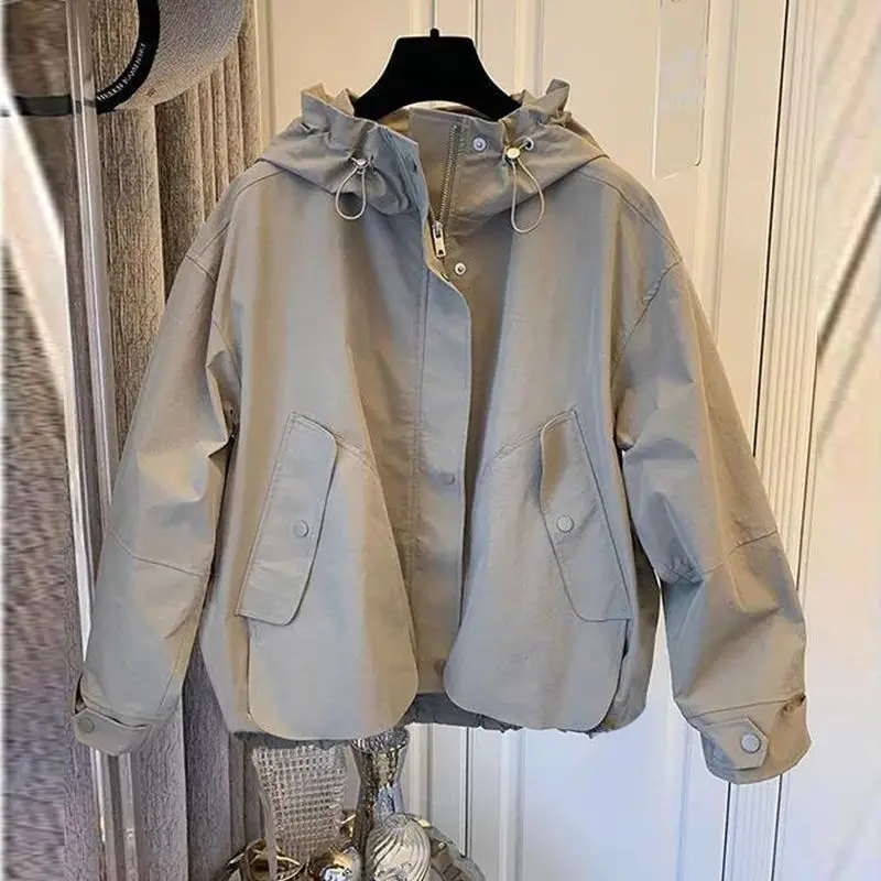 Solid color hooded large pocket stormtrooper for women's 2024 autumn new trench coat trend trench coat for women
Solid color hooded large pocket stormtrooper for women's 2024 autumn new trench coat trend trench coat for women