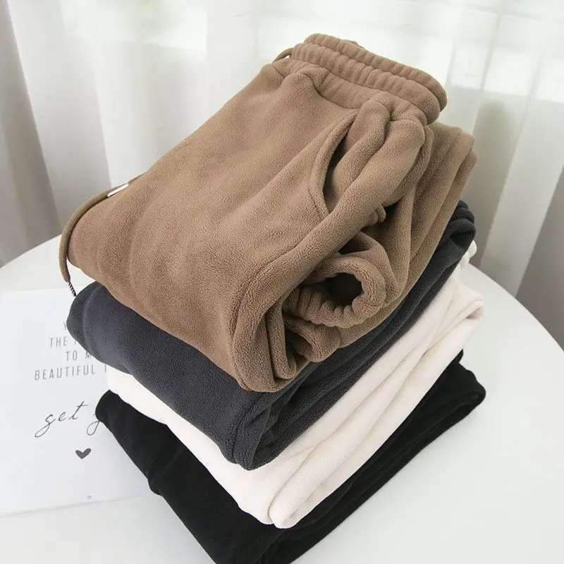 Winter Fleece Harem Pants Women Unisex Loose Wide Leg Sweatpants High Waist Drawstring Comfortable Straight Baggy Sweatpants
Winter Fleece Harem Pants Women Unisex Loose Wide Leg Sweatpants High Waist Drawstring Comfortable Straight Baggy Sweatpants