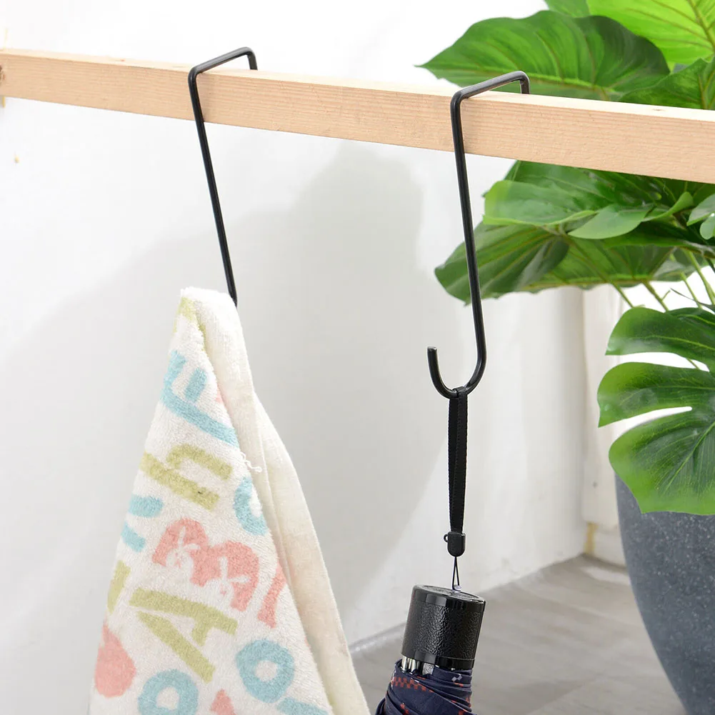 2Pcs Set Fence Hooks Patio Hooks Metal Hangers Indoor Outdoor Hanging Balcony Garden Plant Basket Holder Fence Tools
2Pcs Set Fence Hooks Patio Hooks Metal Hangers Indoor Outdoor Hanging Balcony Garden Plant Basket Holder Fence Tools
