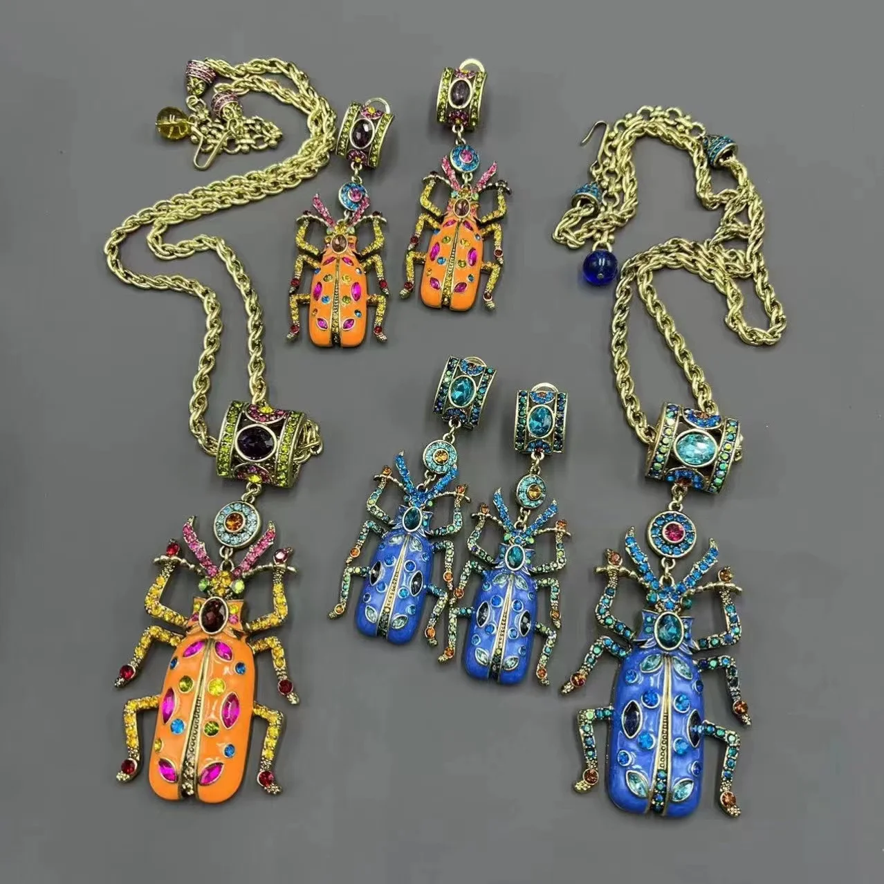 Fashion new luxury heavy work full of zircon color glaze insect oversized personality necklace earring set
Fashion new luxury heavy work full of zircon color glaze insect oversized personality necklace earring set
