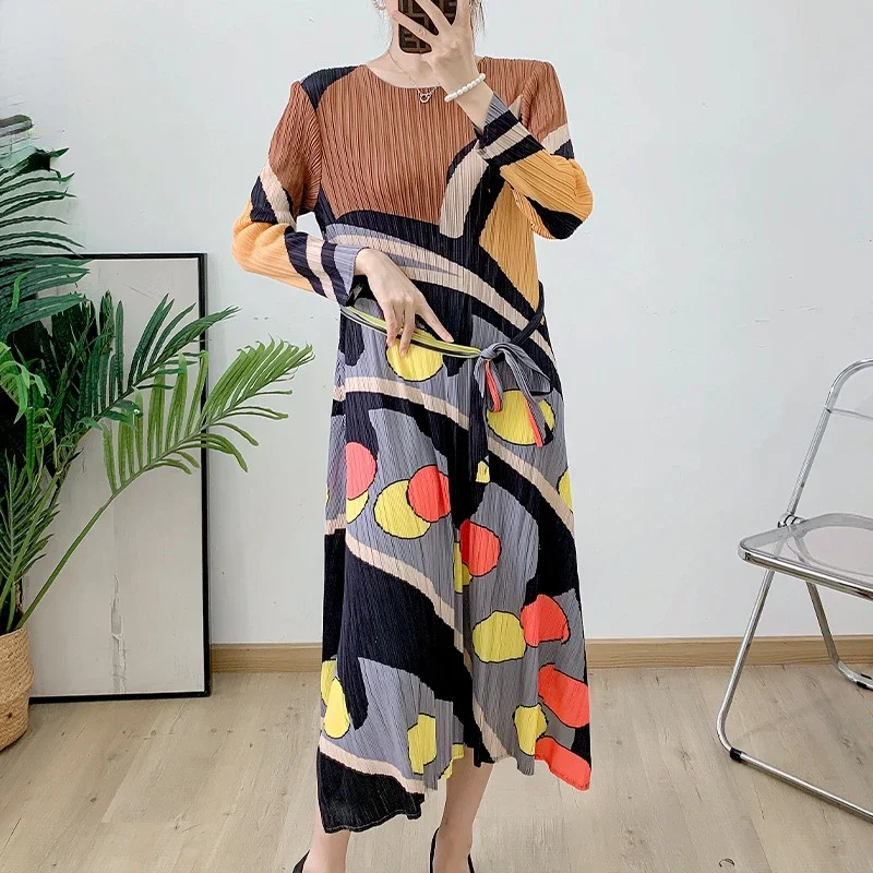 ALSEY Pleated Fashion Printed Women's Dress Round Neck Tie Loose Plus Size Design Slim Medium Long Dress 2024 Summer New
ALSEY Pleated Fashion Printed Women's Dress Round Neck Tie Loose Plus Size Design Slim Medium Long Dress 2024 Summer New