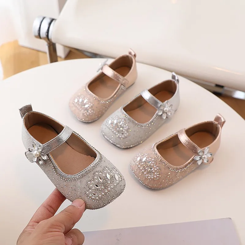 Girls Mary Jane Rhinestone Crown Elegant Versatile Korean Style Soft Party Wedding Children Flats 2022 Spring New Square-toe PU
Girls Mary Jane Rhinestone Crown Elegant Versatile Korean Style Soft Party Wedding Children Flats 2022 Spring New Square-toe PU