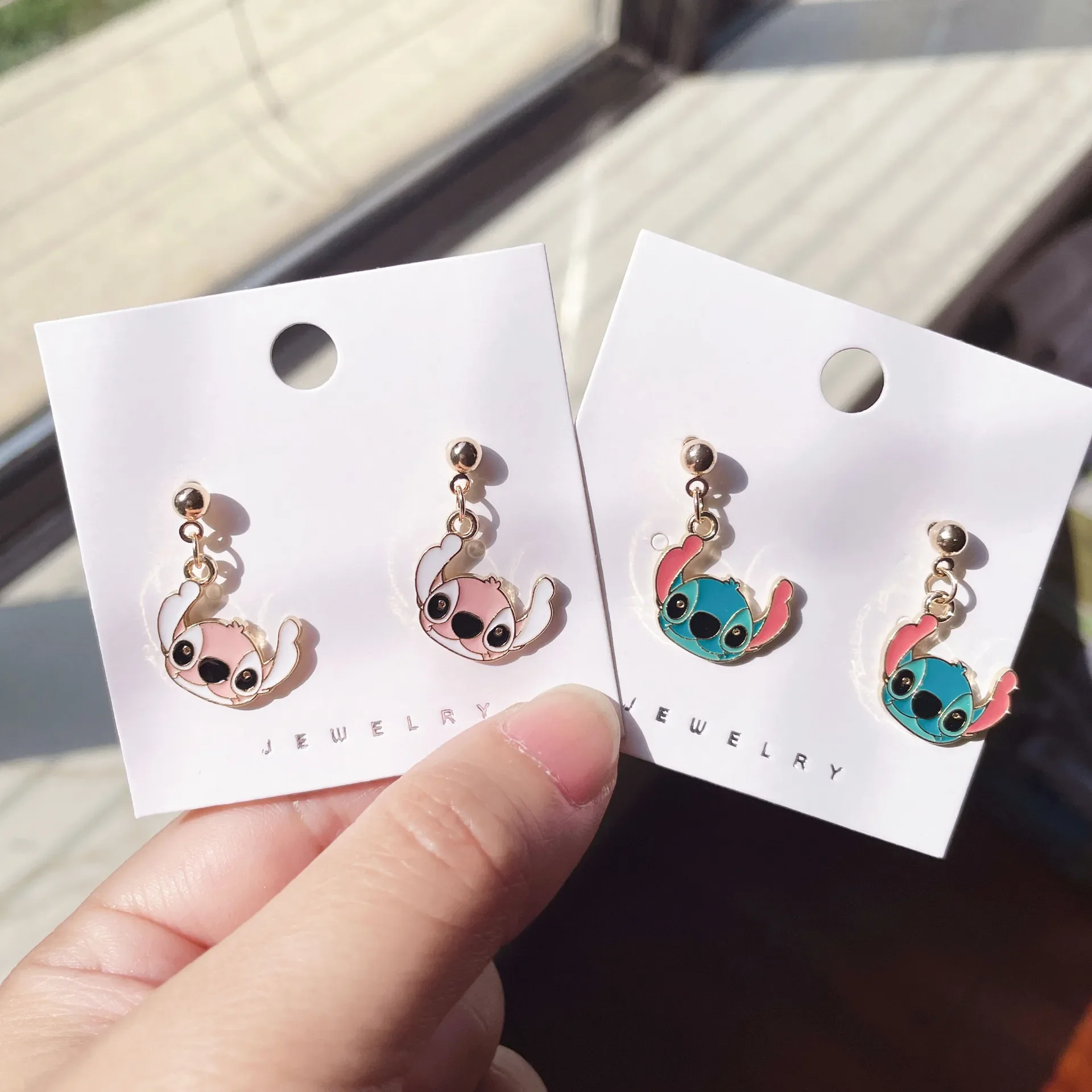 Anime Cute Stitch Earrings New Cartoon Blue Pink Pendant Earrings Personality Fashion Girl Jewelry Accessories Birthday Gift
Anime Cute Stitch Earrings New Cartoon Blue Pink Pendant Earrings Personality Fashion Girl Jewelry Accessories Birthday Gift