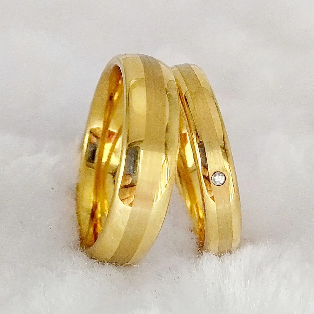 High Quality Domed Wedding Rings sets for men and women Love Alliance 18k Gold Plated Stainless Steel jewelry Couples Ring
High Quality Domed Wedding Rings sets for men and women Love Alliance 18k Gold Plated Stainless Steel jewelry Couples Ring