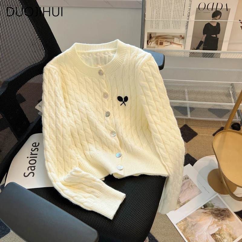 DUOJIHUI Black Autumn Sweet O-neck Knitted Female Cardigan New Basic Long Sleeve Fashion Solid Color Casual Loose Women Cardigan
DUOJIHUI Black Autumn Sweet O-neck Knitted Female Cardigan New Basic Long Sleeve Fashion Solid Color Casual Loose Women Cardigan