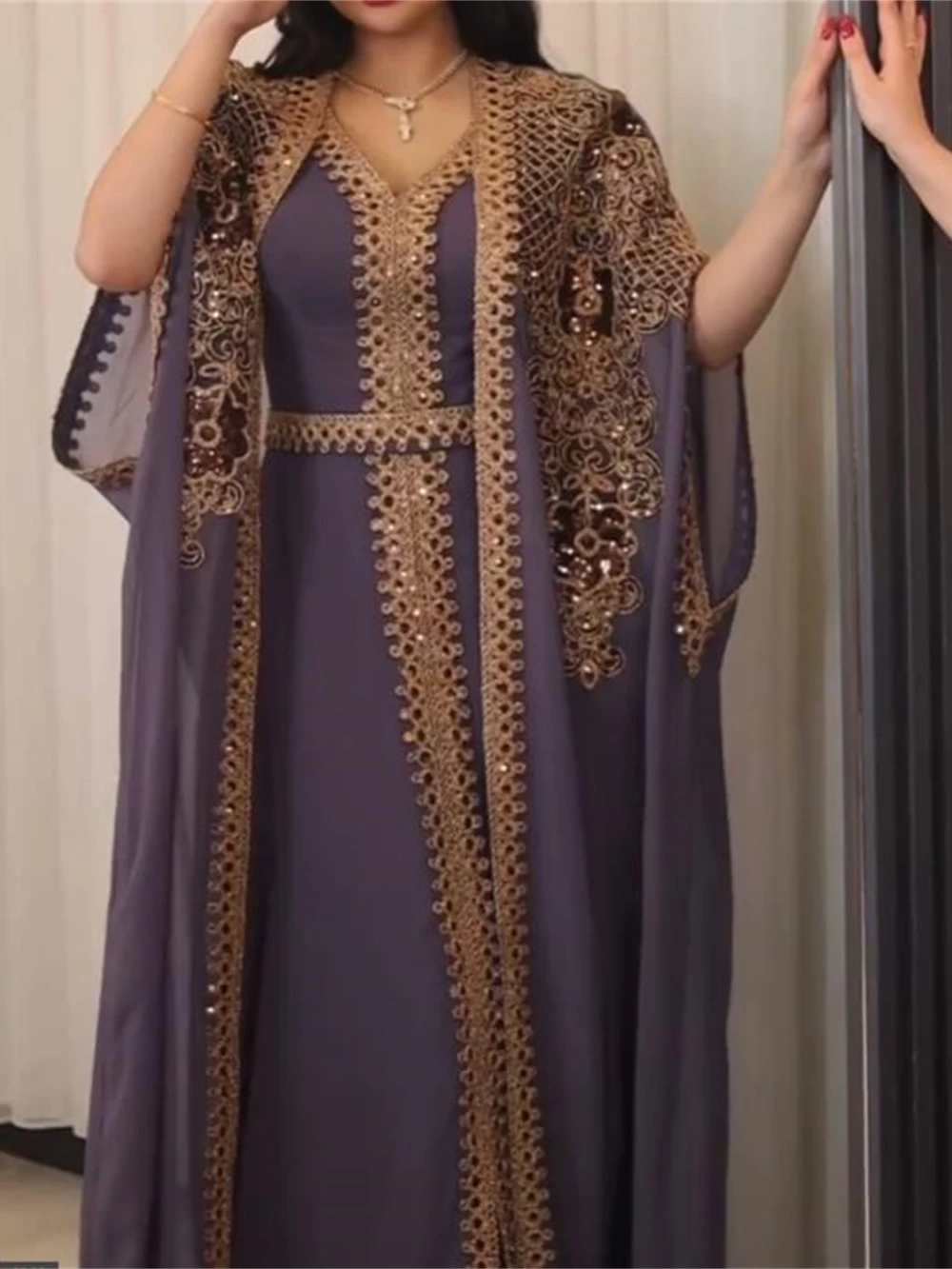 Simple V-neck Long Sleeve Wedding Dress Classic Lace Appliques Bride Robe Muslim Chiffon Long Bridal Gown Robe De Mariée 3 Mallzona S77138b7e192e44088b5aa1e0a12d864dL Simple V-neck Long Sleeve Wedding Dress Classic Lace Appliques Bride Robe Muslim Chiffon Long Bridal Gown Robe De Mariée Mallzona