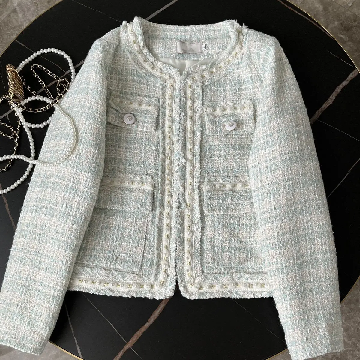 2024 Spring Autumn Blazer Women Heavy Industry Beaded Small Fragrant Tweed Gentle Elegant Short Jacket O Neck Tops Coat C19
2024 Spring Autumn Blazer Women Heavy Industry Beaded Small Fragrant Tweed Gentle Elegant Short Jacket O Neck Tops Coat C19