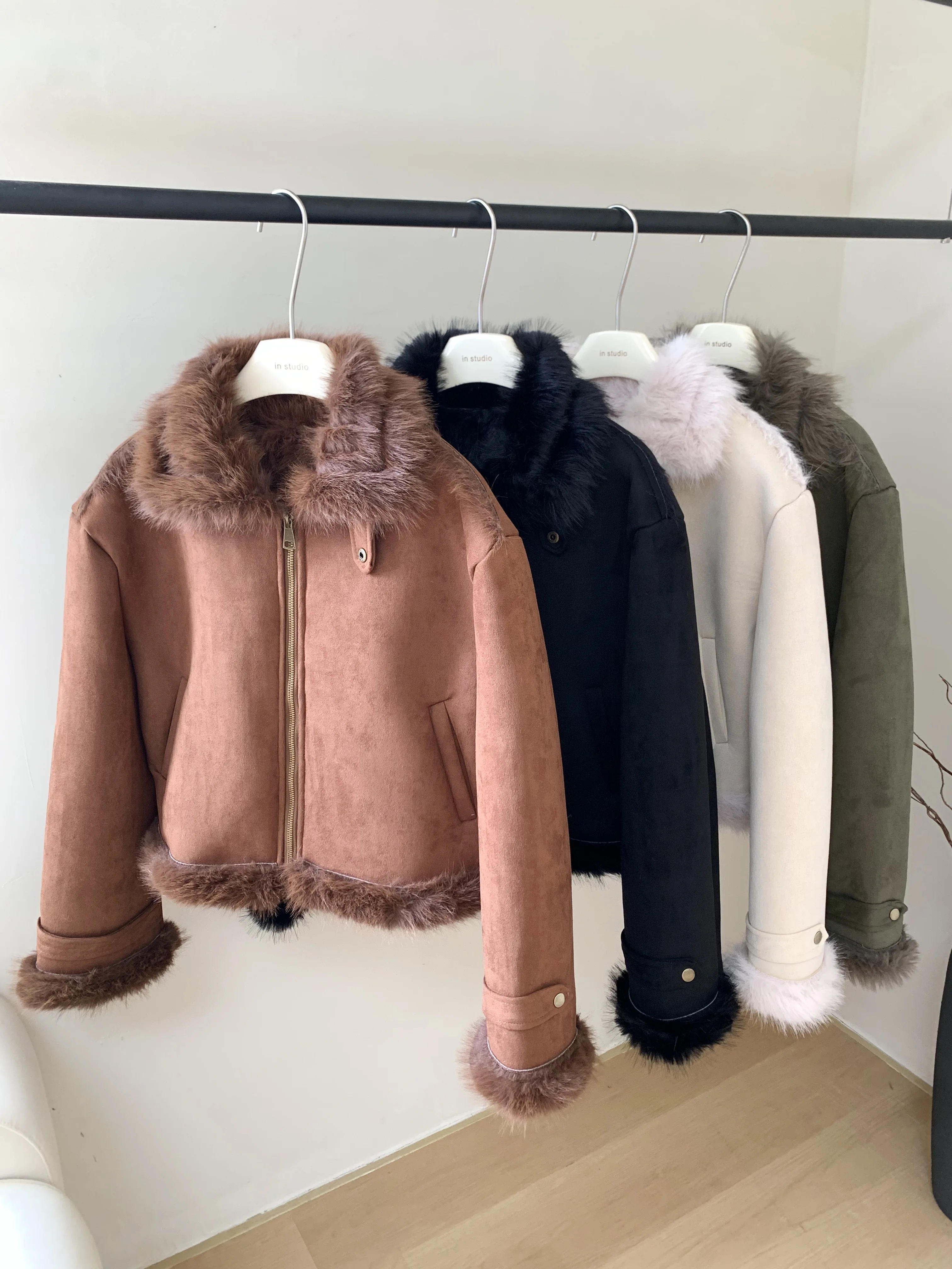 

Women's Autumn Winter Thick Fleece Lining Long Sleeve Short Suede Jacket Lady Streetwear Warm Fuzzy Outwear
