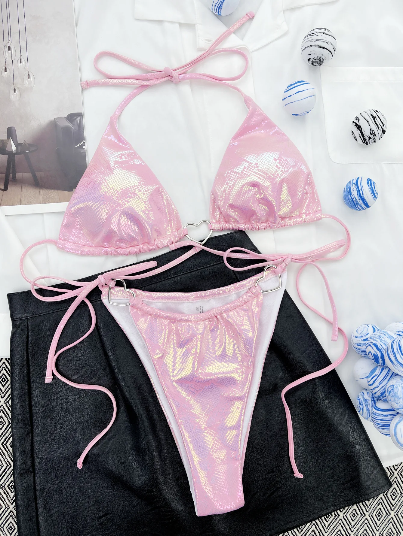 2023 New Shiny Love Metal Halter Mini Pink Bikini Female Swimsuit Women Swimwear Heart Ring Deco Bather Bathing Suit Swim
2023 New Shiny Love Metal Halter Mini Pink Bikini Female Swimsuit Women Swimwear Heart Ring Deco Bather Bathing Suit Swim