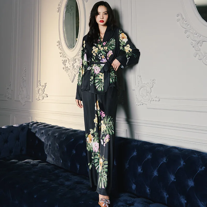 New Pajamas Women's Spring Pocket Silk Satin Two-piece Home Clothes Printed Outfit
New Pajamas Women's Spring Pocket Silk Satin Two-piece Home Clothes Printed Outfit