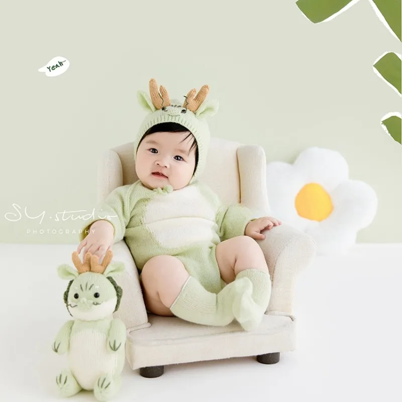 Newborn Photography Props Blue Crochet Dinosaur Dragon Outfit with Tail Doll Backdrop Sunflower Set Fotografia Studio Photo Prop
Newborn Photography Props Blue Crochet Dinosaur Dragon Outfit with Tail Doll Backdrop Sunflower Set Fotografia Studio Photo Prop