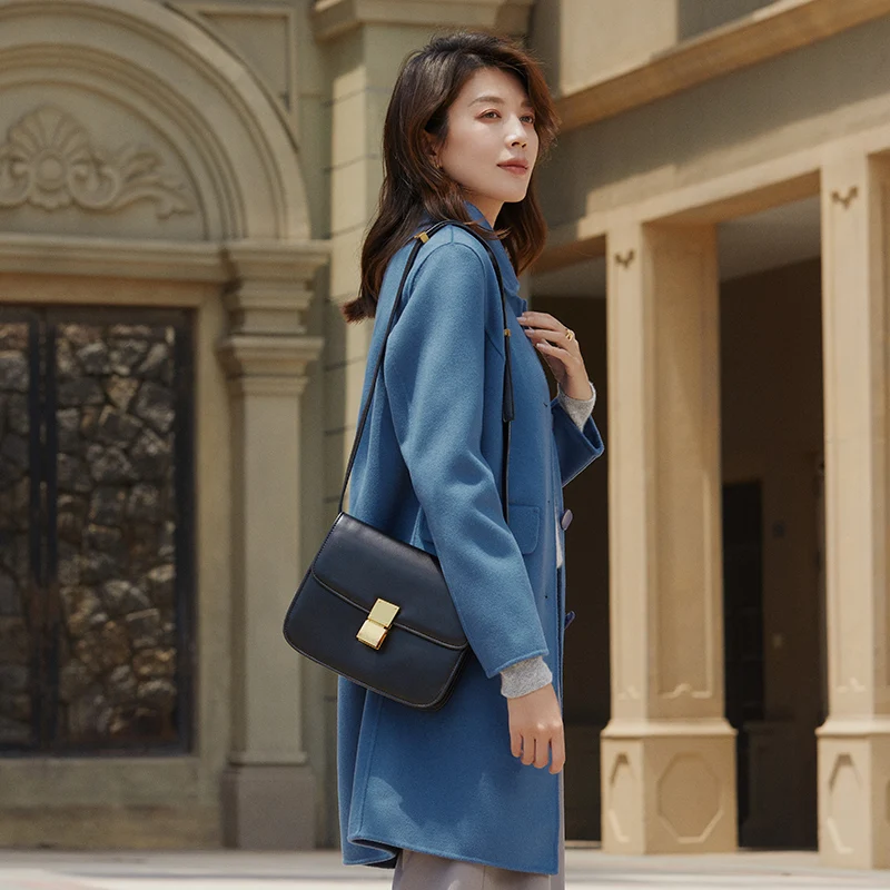 2023 Autumn/Winter lapel 100% pure wool women's loose double-sided cashmere coat medium length slimming tweed coat
2023 Autumn/Winter lapel 100% pure wool women's loose double-sided cashmere coat medium length slimming tweed coat