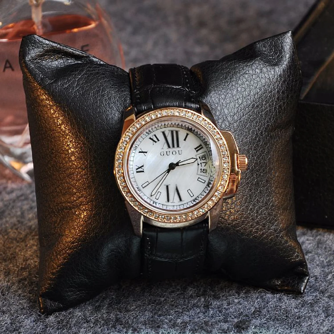 Fashion TOP Brand Fashion Ladies Diamond Watch Strap Belt Calendar Durable Luxury Rose Gold Diamond Watch
Fashion TOP Brand Fashion Ladies Diamond Watch Strap Belt Calendar Durable Luxury Rose Gold Diamond Watch
