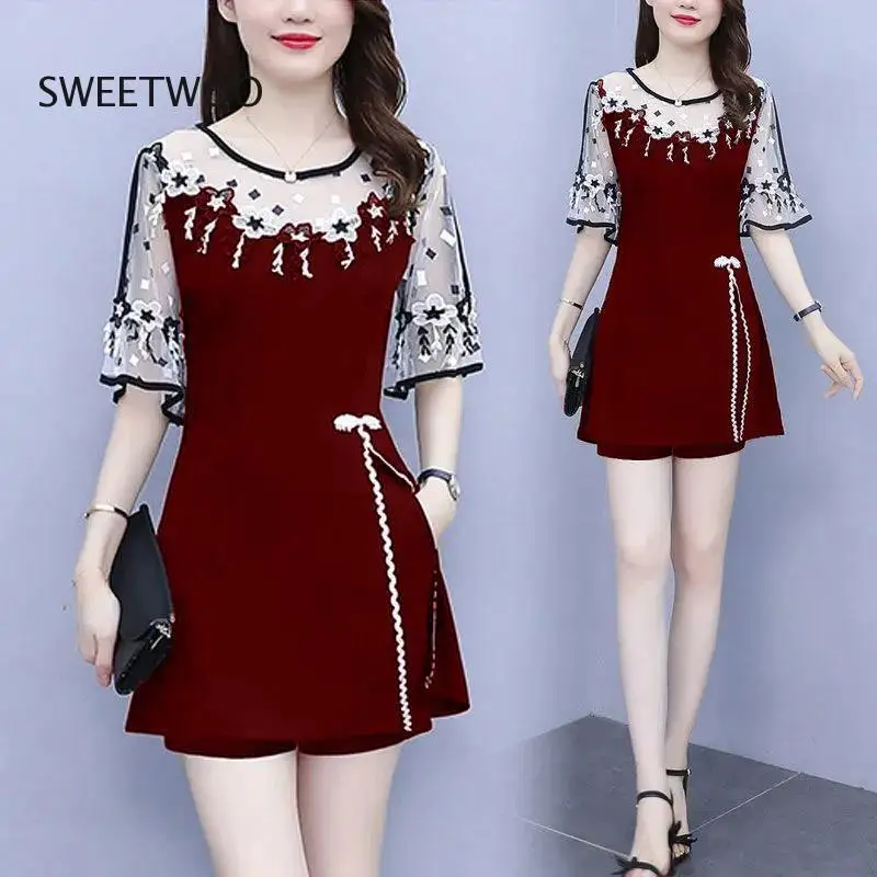 Women's Suit 2021 Summer New Fashion Loose T-Shirt Pant Casual Lace Crop Top and Shorts 2 Two Piece Set for Women Ladies Clothes
Women's Suit 2021 Summer New Fashion Loose T-Shirt Pant Casual Lace Crop Top and Shorts 2 Two Piece Set for Women Ladies Clothes