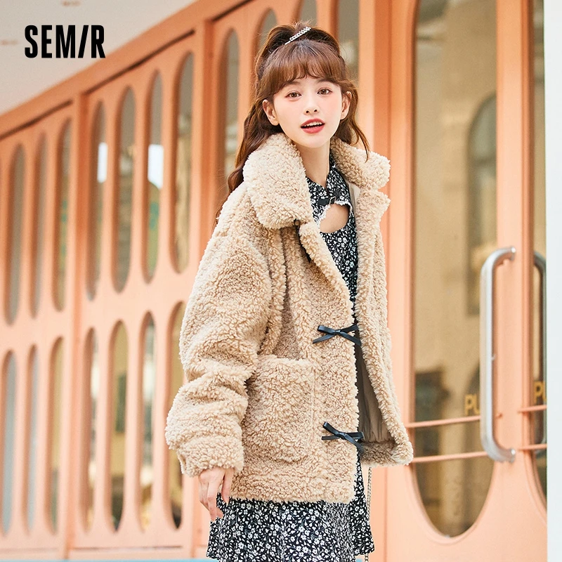 Куртка Semir женская из имитации овечьей шерсти, свободная утепленная куртка с бархатным утеплителем, зима 2021
Куртка Semir женская из имитации овечьей шерсти, свободная утепленная куртка с бархатным утеплителем, зима 2021