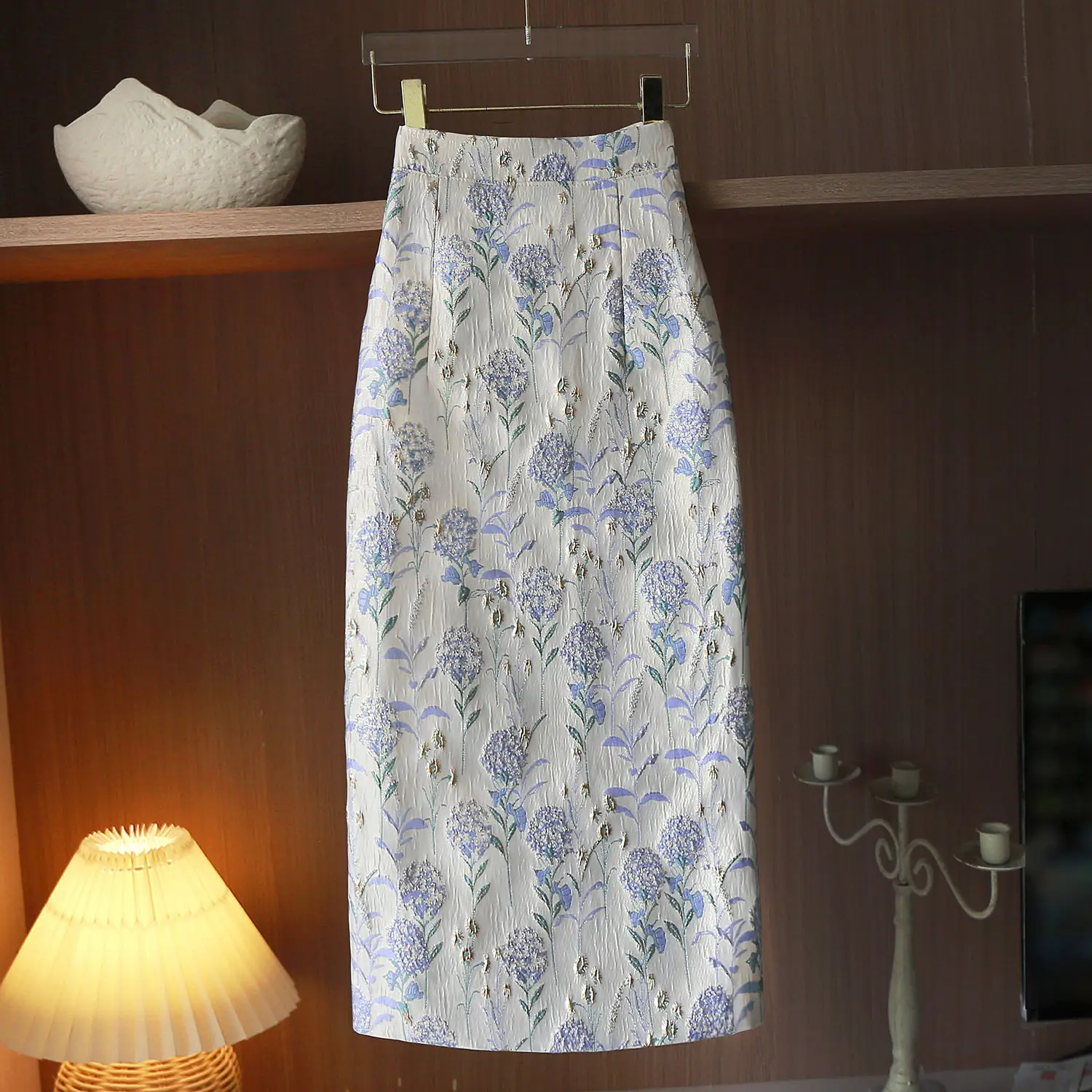 2024 Women Spring Autumn Vintage Flower Oil Painting Skirt Female High-waist Jacquard Ladies Mid-length Slit Pencil Skirts O772
2024 Women Spring Autumn Vintage Flower Oil Painting Skirt Female High-waist Jacquard Ladies Mid-length Slit Pencil Skirts O772