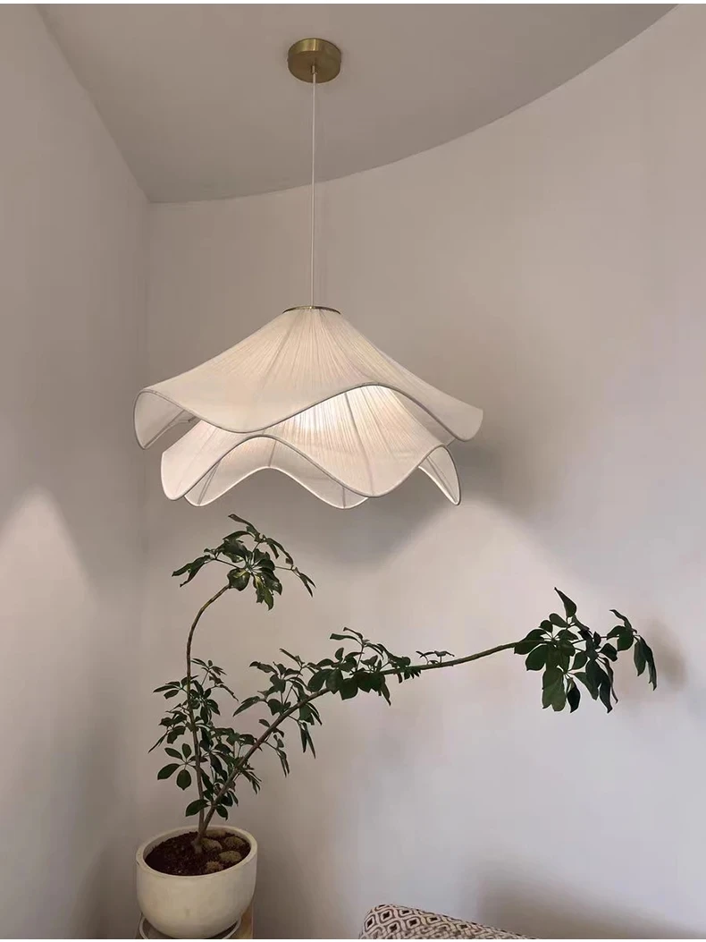 

Скандинавский минималистичный кремовый стильный тканевый светодиодный подвесной светильник, лампа для гостиной, спальни, бытовой подвесной светильник для балкона