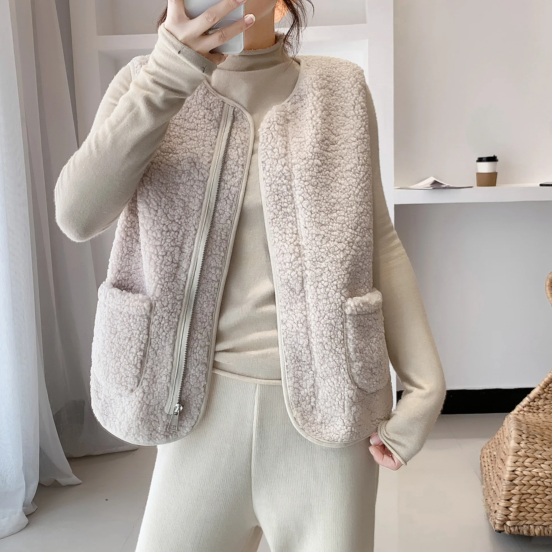 

Women's Vest Winter Traf Dress Korean Clothes Lamb Plush Tops Woman Outerwear Vests Rayon Wool Official Coats Party Clothing