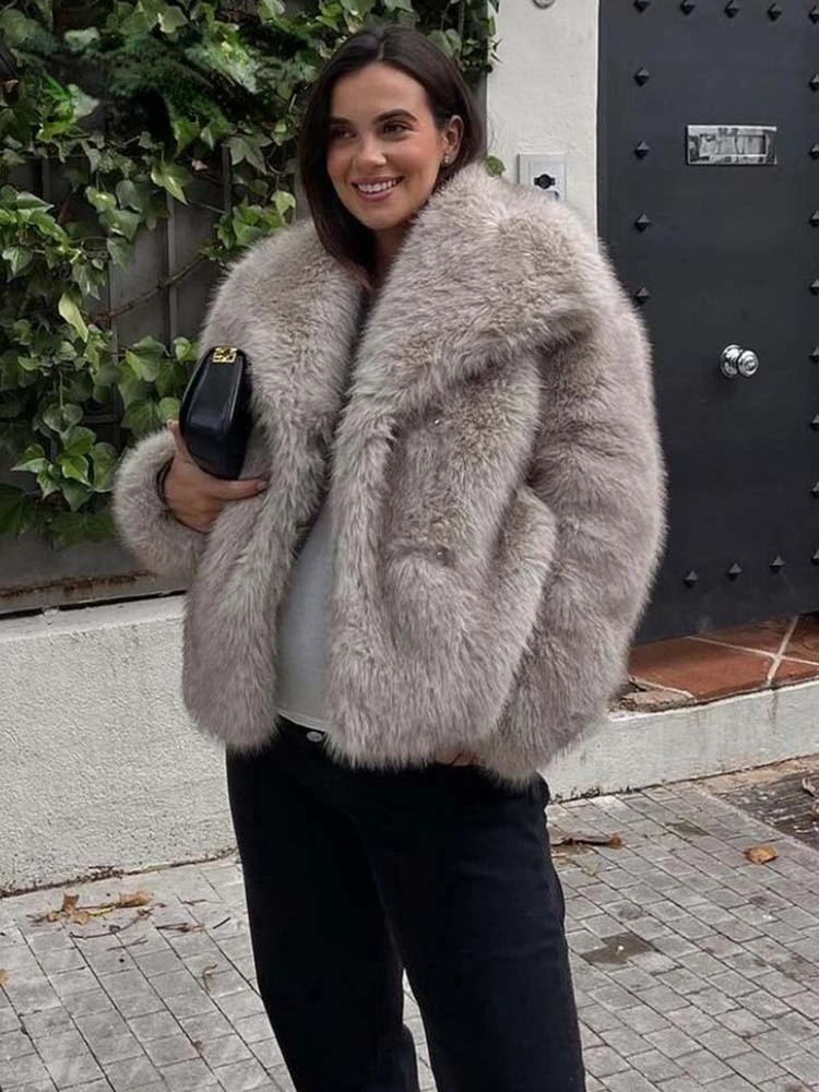 Faux Fur Cropped Stylish Jackets For Women Coats 2024 Thick Warm Soft Jacket Winter Coat In Outerwear Woman Long Sleeve Casual
Faux Fur Cropped Stylish Jackets For Women Coats 2024 Thick Warm Soft Jacket Winter Coat In Outerwear Woman Long Sleeve Casual