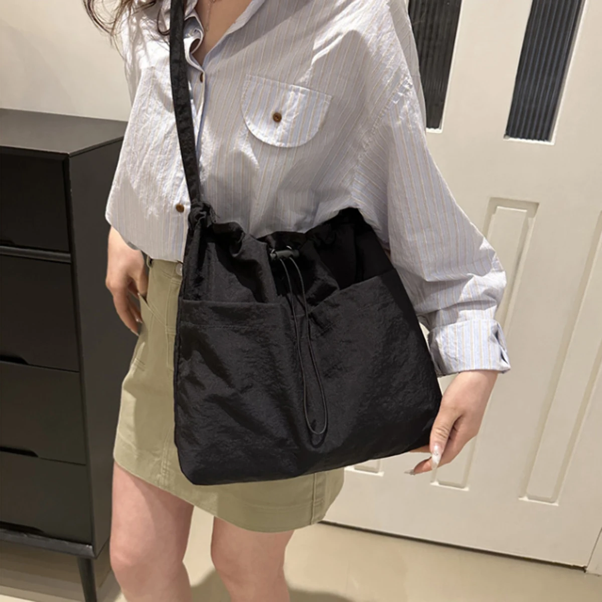 New Large Capacity Versatile Shoulder Bag for Women's Summer Popular Lightweight Shoulder Crossbody Bag Minimalist Tote Handbag New Large Capacity Versatile Shoulder Bag for Women's Summer Popular Lightweight Shoulder Crossbody Bag Minimalist Tote Handbag