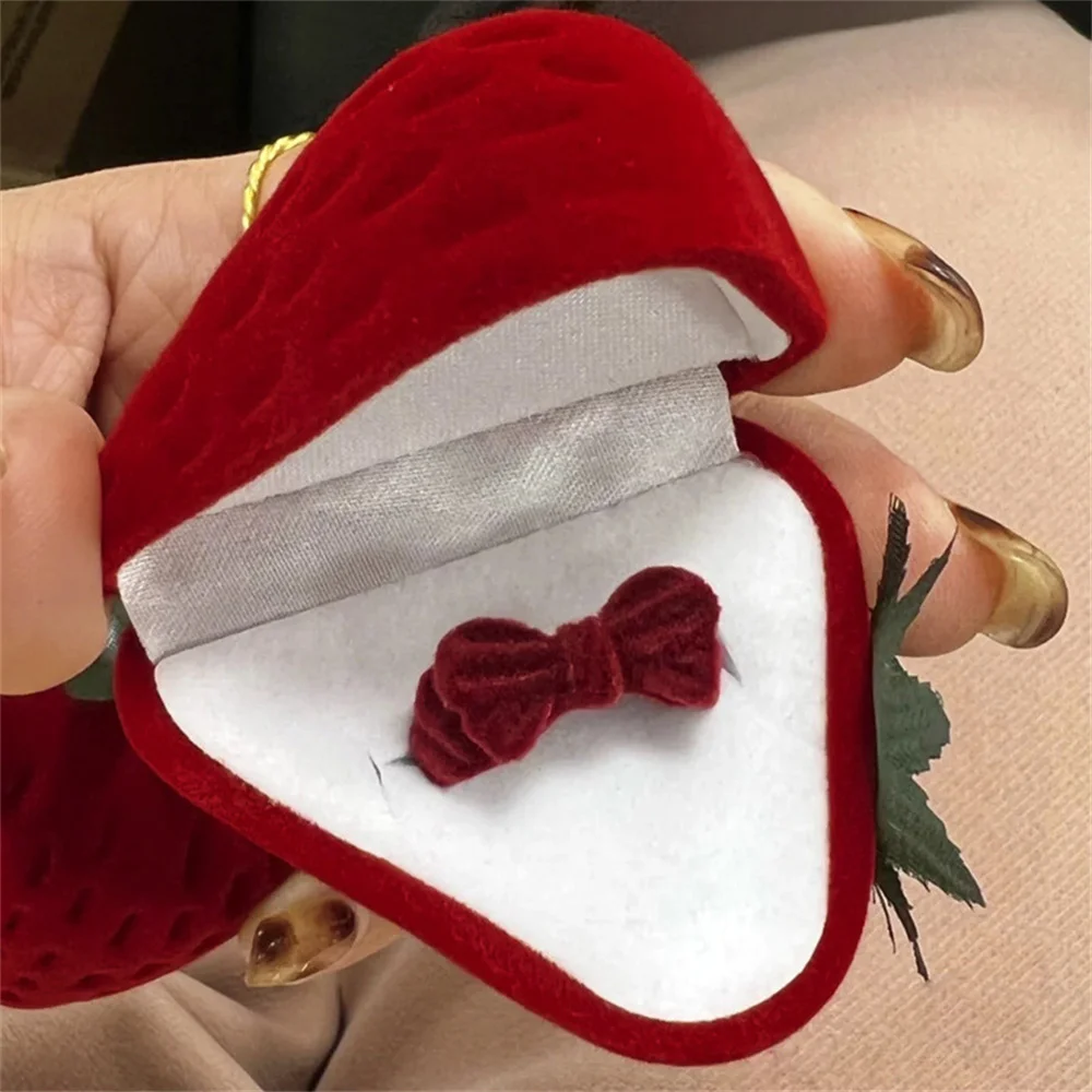 

Creative And Innovative Jewelry Box Proposal Strawberry Shaped Ring Gift Box Cartoon Cute Gift Box Store Jewelry Decoration