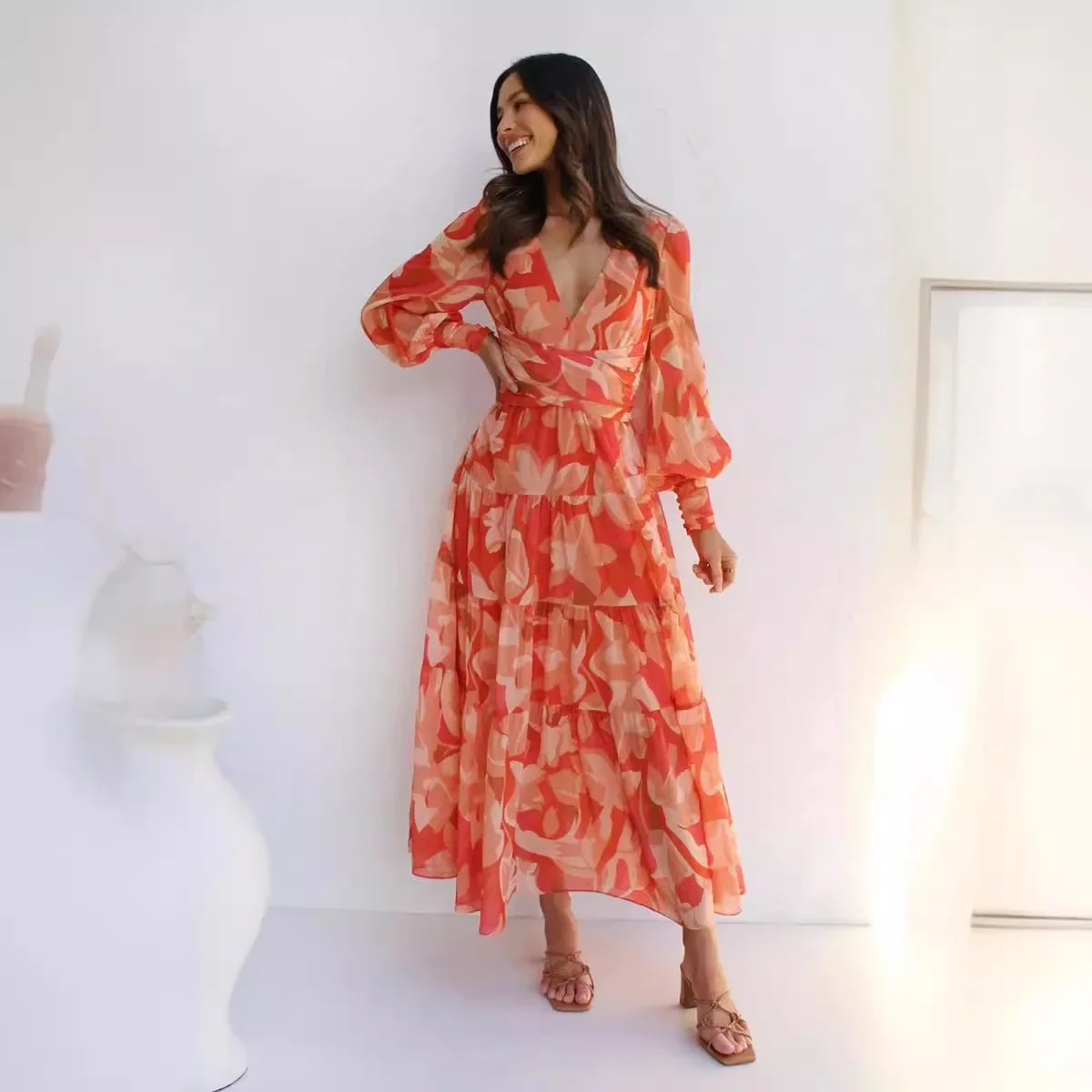 Autumn and winter casual printed long-sleeved skirt V-neck big swing dress long skirt
Autumn and winter casual printed long-sleeved skirt V-neck big swing dress long skirt