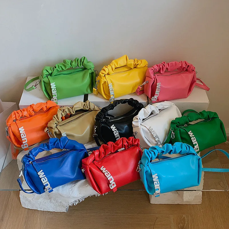 New Pleated Rhinestone Bag Female Fashion Shoulder Bags Crystal Chain Sling Bag Woman Top handle Handbag Hobos Purse
New Pleated Rhinestone Bag Female Fashion Shoulder Bags Crystal Chain Sling Bag Woman Top handle Handbag Hobos Purse