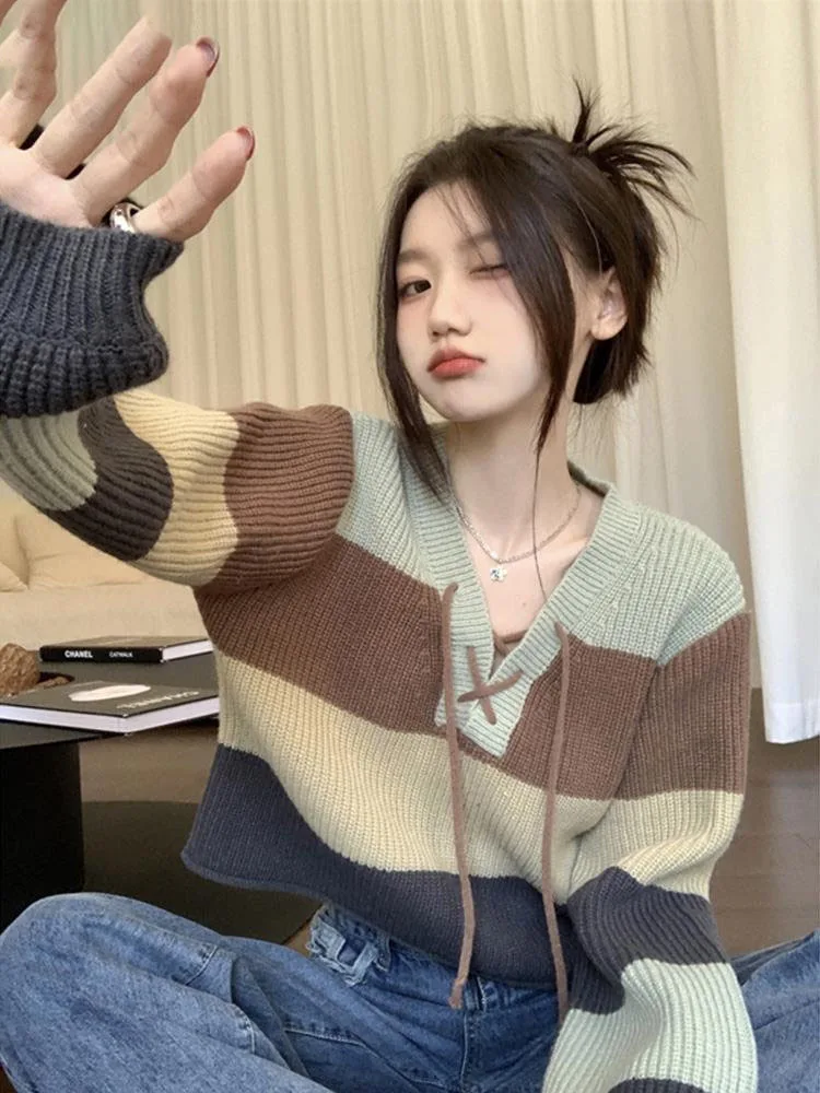 2023 Spring V-neck Bandage Pullover Women Vintage Striped Cropped Sweater Casual Loose Pull Femme Harajuku Y2k Knitted Jumper
2023 Spring V-neck Bandage Pullover Women Vintage Striped Cropped Sweater Casual Loose Pull Femme Harajuku Y2k Knitted Jumper
