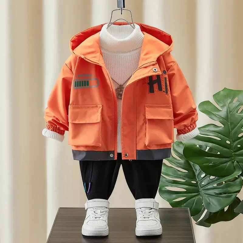 Ветровка с карманами на молнии для маленьких мальчиков, весна и осень, Детское пальто, новинка 2024, корейская детская одежда для мальчиков, детский топ с капюшоном
Ветровка с карманами на молнии для маленьких мальчиков, весна и осень, Детское пальто, новинка 2024, корейская детская одежда для мальчиков, детский топ с капюшоном