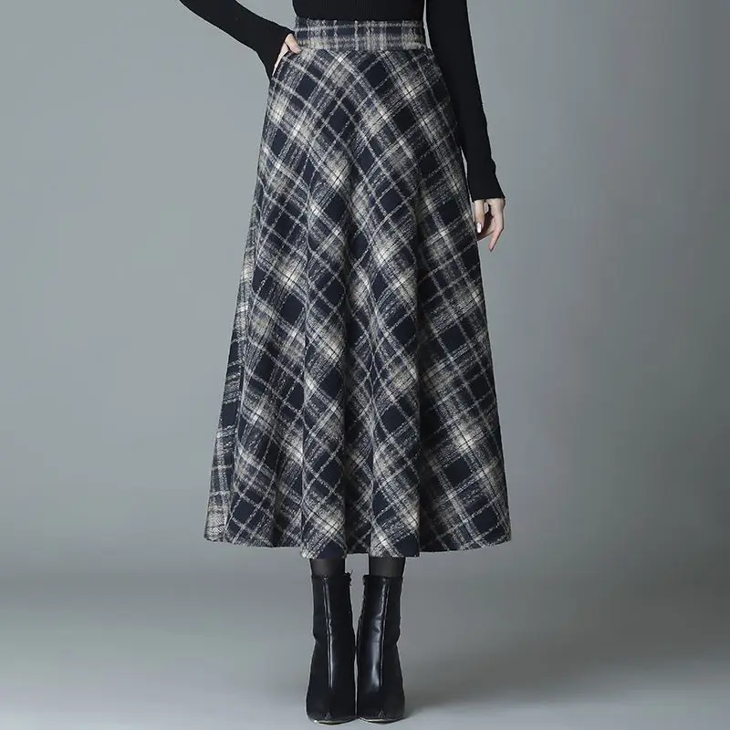 Vintage Plaid Skirt Women Autumn Winter Korean Style High Waist Woolen Skirt Elegant Oversize Ladies A Line Midi Long Skirts
Vintage Plaid Skirt Women Autumn Winter Korean Style High Waist Woolen Skirt Elegant Oversize Ladies A Line Midi Long Skirts