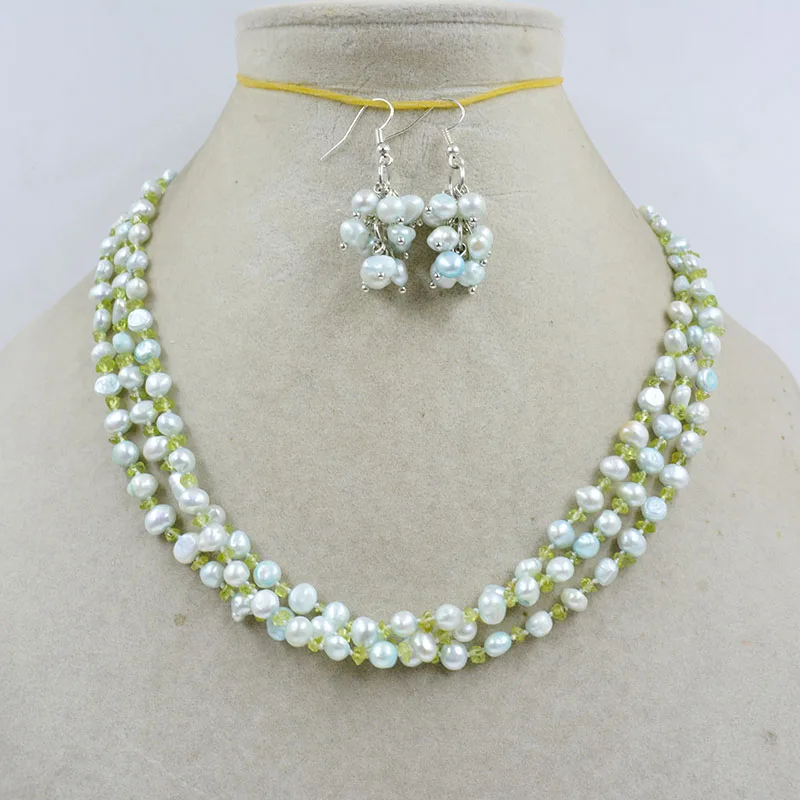 Very beautiful female necklace/earrings. Natural pearls and natural stones. Seiko/Making Jewelry 18"
Very beautiful female necklace/earrings. Natural pearls and natural stones. Seiko/Making Jewelry 18"