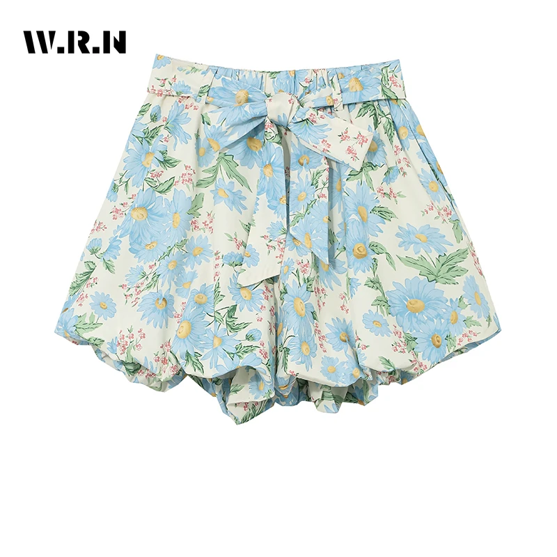 2023 Summer Fairy Casual Style High Waist Floral Print Shorts Women's Elegant Elastic Waist Bow Loose Fit Basics Shorts
2023 Summer Fairy Casual Style High Waist Floral Print Shorts Women's Elegant Elastic Waist Bow Loose Fit Basics Shorts