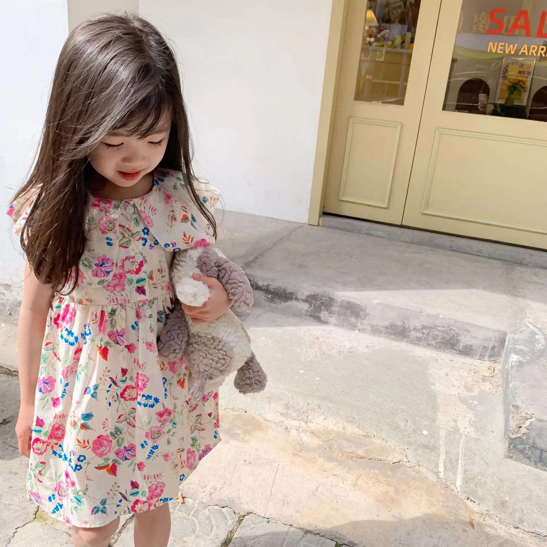 2022 Spring and Summer New Girls Korean Version Loose Doll Collar Cotton Floral Temperament Dress Children's Skirt
2022 Spring and Summer New Girls Korean Version Loose Doll Collar Cotton Floral Temperament Dress Children's Skirt