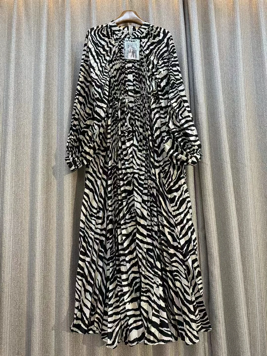 Женское платье с длинным рукавом, элегантное винтажное шикарное платье-трапеция с круглым вырезом и однобортным принтом, Y2k
Женское платье с длинным рукавом, элегантное винтажное шикарное платье-трапеция с круглым вырезом и однобортным принтом, Y2k