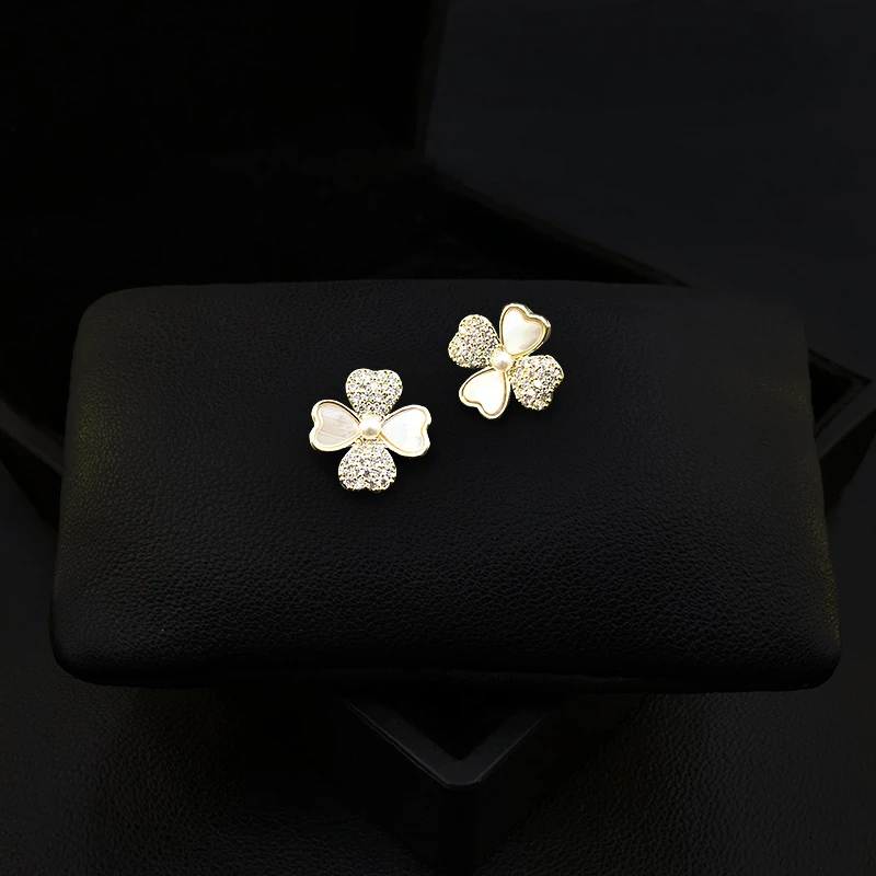 1781 Exquisite Shell Four-Leaf Clover Small Brooch Sewing Free Clinch Anti-Exposure Buckle All-Match Collar Pin Women Jewelry
1781 Exquisite Shell Four-Leaf Clover Small Brooch Sewing Free Clinch Anti-Exposure Buckle All-Match Collar Pin Women Jewelry