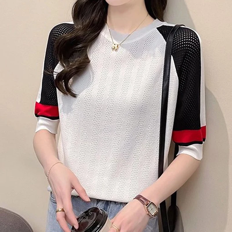 2022 Summer Hollow Out Knitted T Shirt Women Contrast Color Three Half Sleeve Top Korean Fashion Clothing Casual Poleras Mujer
2022 Summer Hollow Out Knitted T Shirt Women Contrast Color Three Half Sleeve Top Korean Fashion Clothing Casual Poleras Mujer