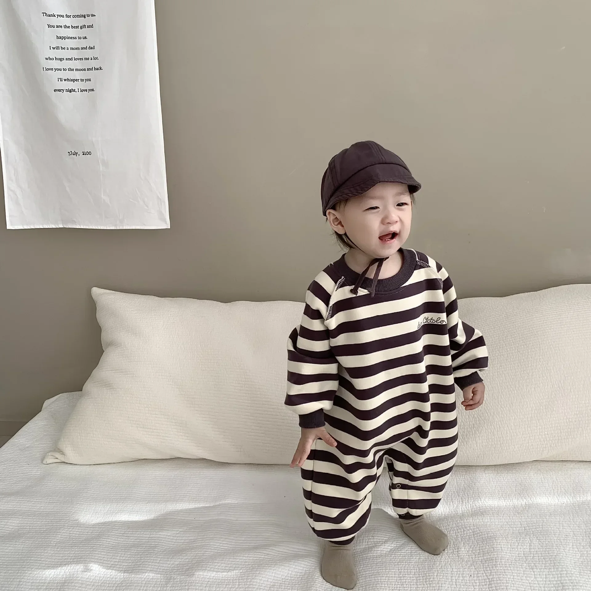Autumn Winter Fashion Newborn Striped Thick Long Sleeve One-piece Girl Boy Infant Letter Warm Romper Baby Casual Cotton Jumpsuit
Autumn Winter Fashion Newborn Striped Thick Long Sleeve One-piece Girl Boy Infant Letter Warm Romper Baby Casual Cotton Jumpsuit