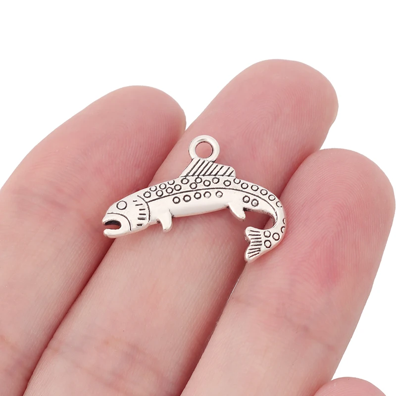 20 x Tibetan Silver Eel Conger Fish Charms Pendants Beads for DIY Bracelet Necklace Jewelry Making Findings Accessories 25x19mm
20 x Tibetan Silver Eel Conger Fish Charms Pendants Beads for DIY Bracelet Necklace Jewelry Making Findings Accessories 25x19mm