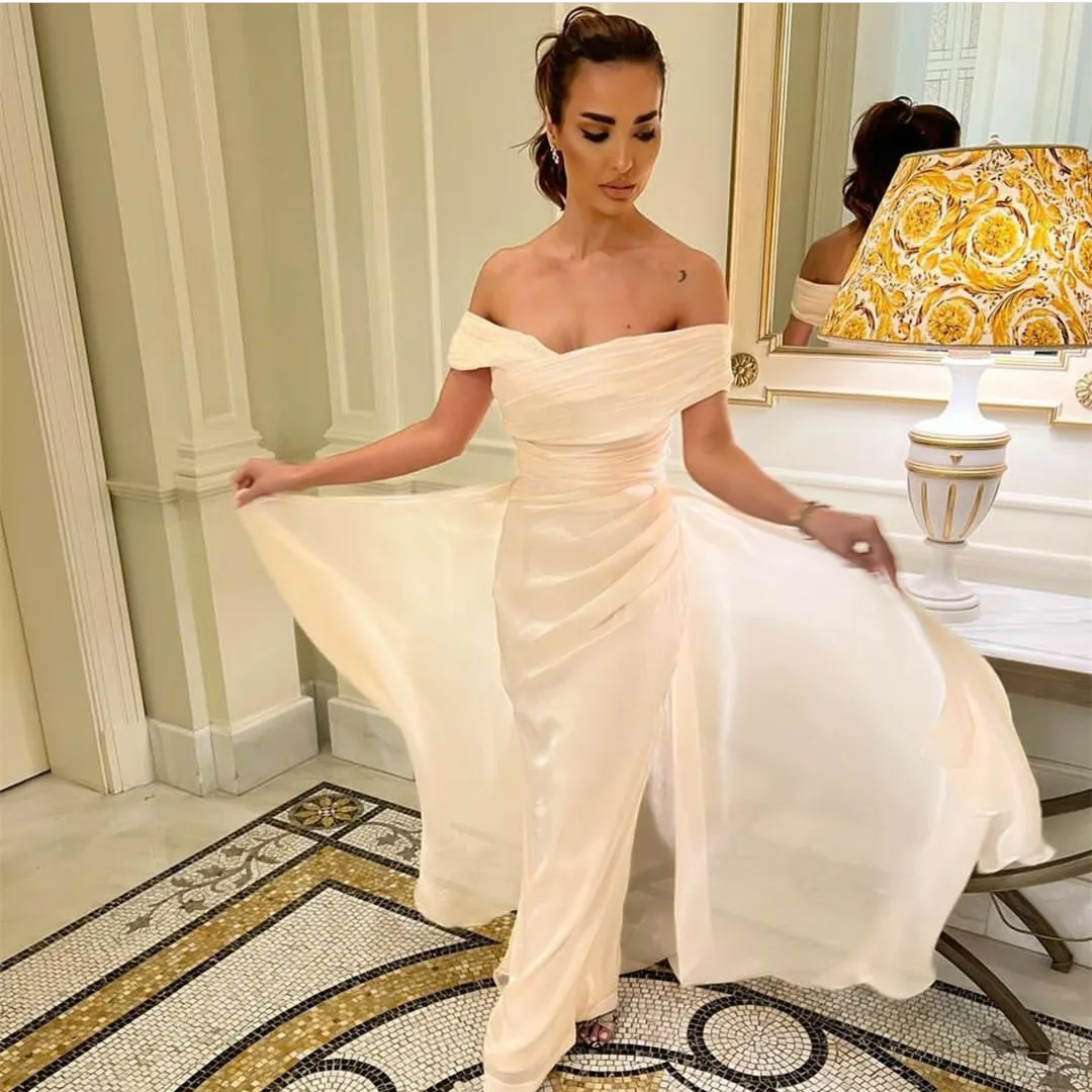 Long Chiffon Pleated Evening Dress With Pockets فساتين السهرة Women A-Line Floor Length Off Shoulder Prom Dress Robe de soirée
Long Chiffon Pleated Evening Dress With Pockets فساتين السهرة Women A-Line Floor Length Off Shoulder Prom Dress Robe de soirée