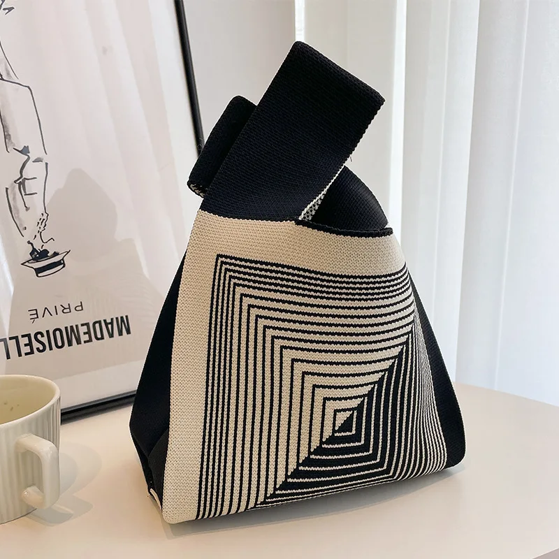 Fashion Handmade Knit Handbag Women Mini Knot Wrist Bag Japanese Casual Wide Stripe Plaid Tote Bag Student Reusable Shopping Bag
Fashion Handmade Knit Handbag Women Mini Knot Wrist Bag Japanese Casual Wide Stripe Plaid Tote Bag Student Reusable Shopping Bag