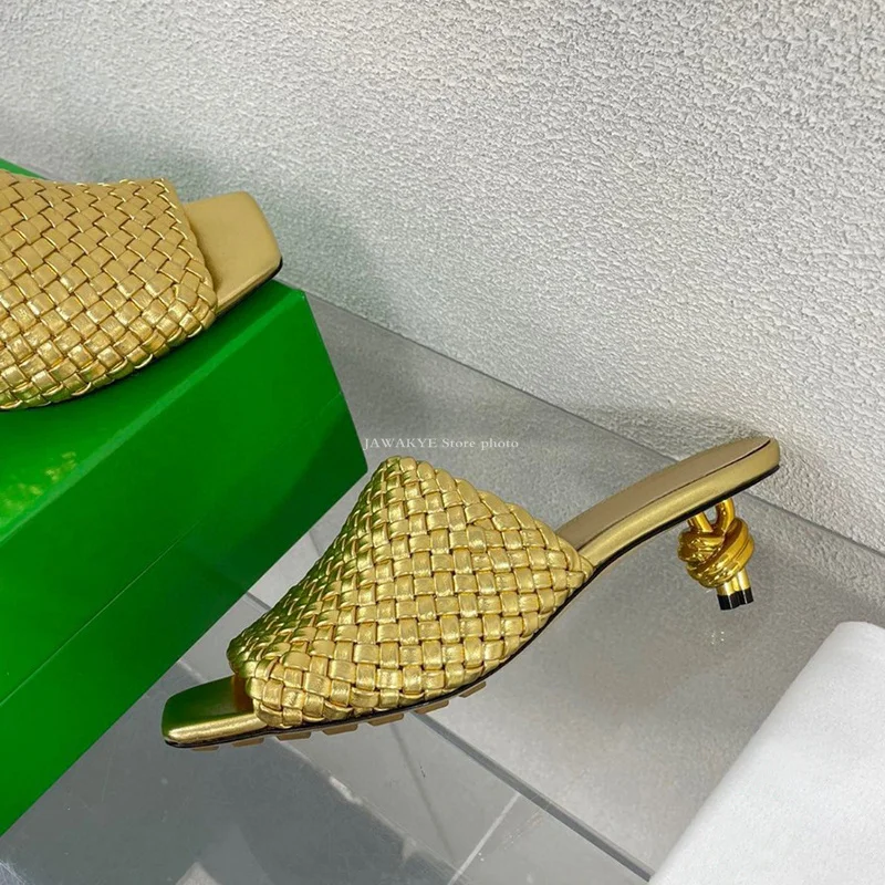 2024 Gold Middle Kitten Heels Slippers For Women Genuine Leather Trendy Open Toe Braided Casual Slides Party Summer Shoes Woman
2024 Gold Middle Kitten Heels Slippers For Women Genuine Leather Trendy Open Toe Braided Casual Slides Party Summer Shoes Woman