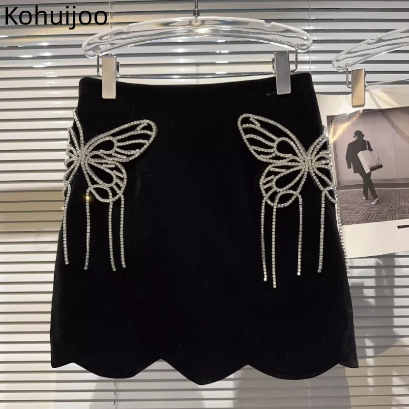 Ladies Skirts New Arrivals 2023 Autumn Winter Black Vintage Fashion Bow Diamond Heavy Velvet Skirts Irregular Pencil Skirt
Ladies Skirts New Arrivals 2023 Autumn Winter Black Vintage Fashion Bow Diamond Heavy Velvet Skirts Irregular Pencil Skirt