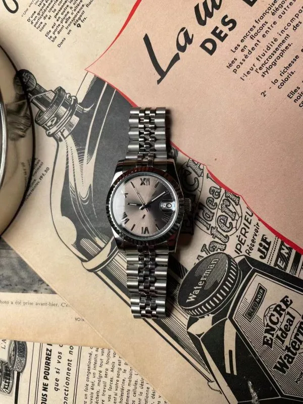 Высококачественный мод DATEJUST, Римский серый с логотипом SEIK 
Высококачественный мод DATEJUST, Римский серый с логотипом SEIK