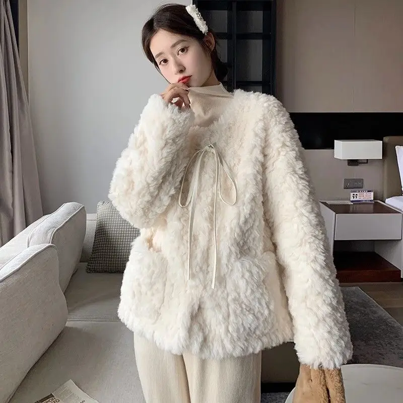 

2023 Winter New Women Imitation Fur Coat Thicken Warm Short Lambs Wool Outwear Stylish Loose Solid Color All-match Outcoat