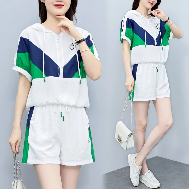 Повседневный Спортивный костюм, свитшот с капюшоном и короткие брюки, комплект из двух предметов для женщин, лето 2022, модный спортивный костюм, женская одежда
Повседневный Спортивный костюм, свитшот с капюшоном и короткие брюки, комплект из двух предметов для женщин, лето 2022, модный спортивный костюм, женская одежда