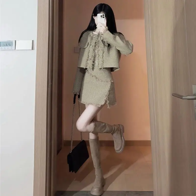 UNXX Chic Style Set High-End Retro Jacket Two-Piece Skirt Set Autumn New Petite Outfit Whole Set High Quality Fashion New
UNXX Chic Style Set High-End Retro Jacket Two-Piece Skirt Set Autumn New Petite Outfit Whole Set High Quality Fashion New