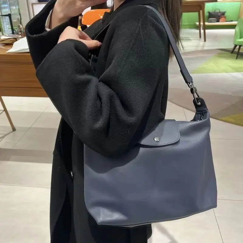 

Women's Handbag Luxury Design Purse Shoulder Bag Hobo Underarm Bag 2023 New Fashion Large Capacity Bag Commuter Postman Tote Bag