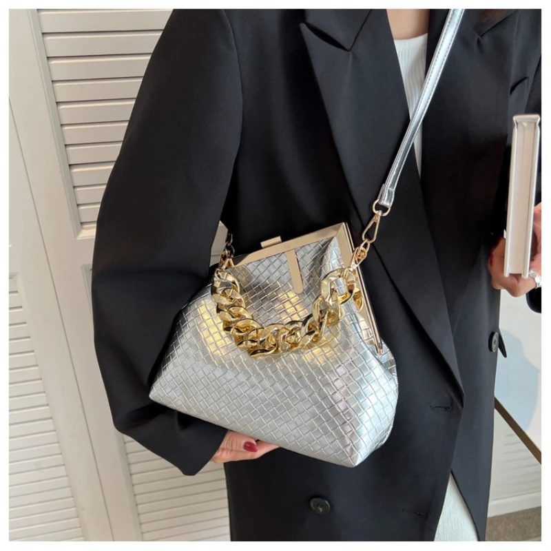 Luxury Design Trend Weaving Shoulder Bag Solid Color Thick Chain Party Handbags For Women Crossbody Bag Fashion Women's Bag
Luxury Design Trend Weaving Shoulder Bag Solid Color Thick Chain Party Handbags For Women Crossbody Bag Fashion Women's Bag