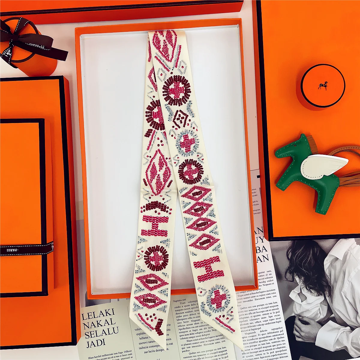 100% чистый Шелковый шарф, женские узкие шарфы с принтом, палантины, оптовая продажа шелковых женских галстуков-бабочек, роскошная лента
100% чистый Шелковый шарф, женские узкие шарфы с принтом, палантины, оптовая продажа шелковых женских галстуков-бабочек, роскошная лента