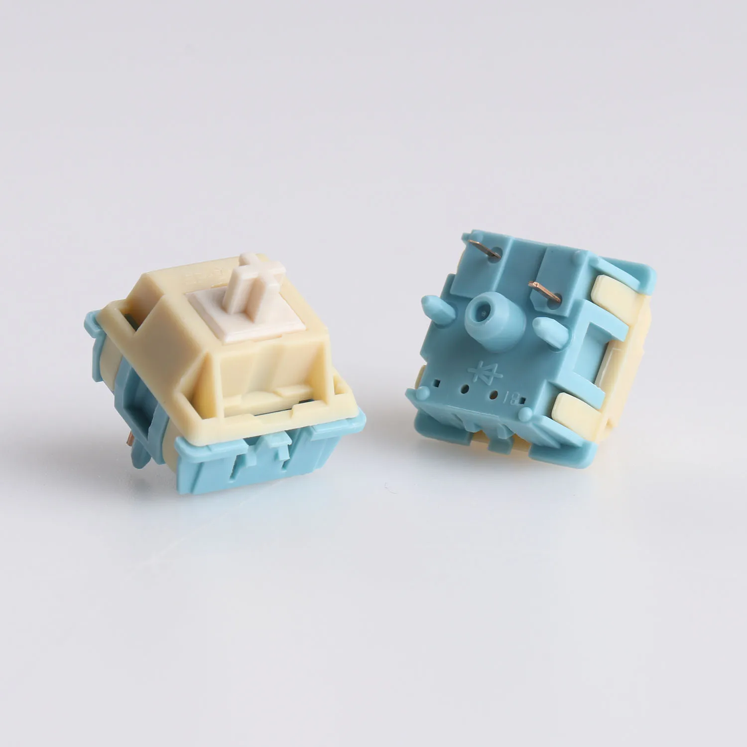 Sp-star Polar Star Switch 5 Pins Linear Shaft Yarn with Lubrication 62g POM Shaft Core Nylon Mechanical Keyboard Strength: 60g
Sp-star Polar Star Switch 5 Pins Linear Shaft Yarn with Lubrication 62g POM Shaft Core Nylon Mechanical Keyboard Strength: 60g